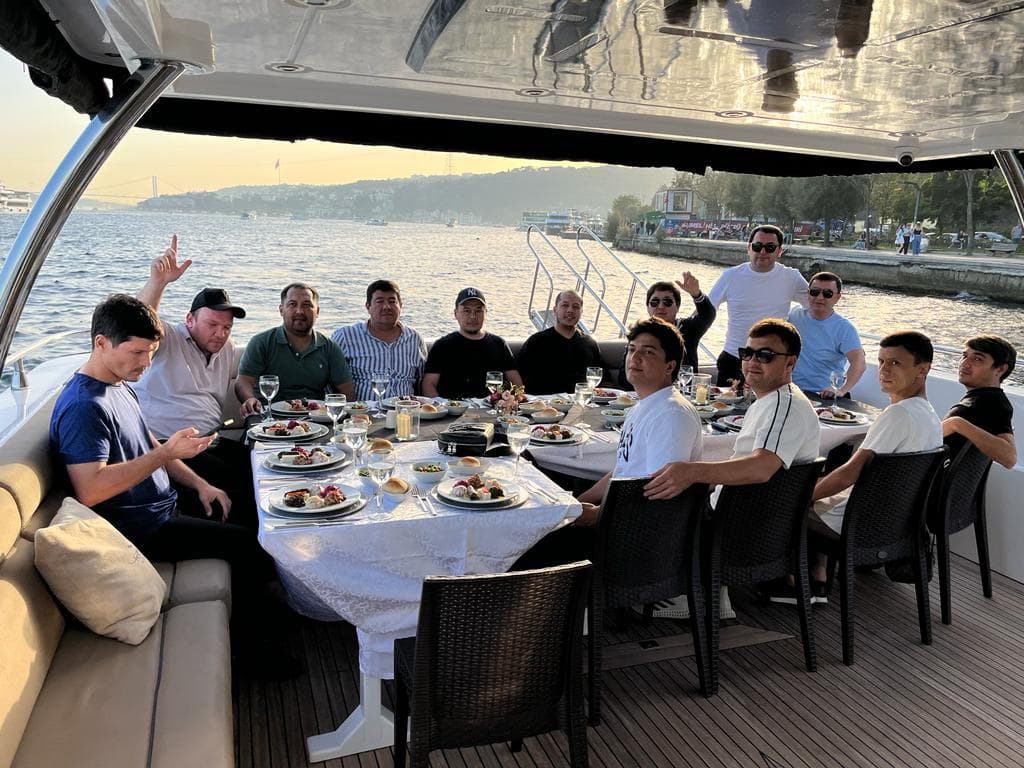 rent yacht on istanbul bosphorus